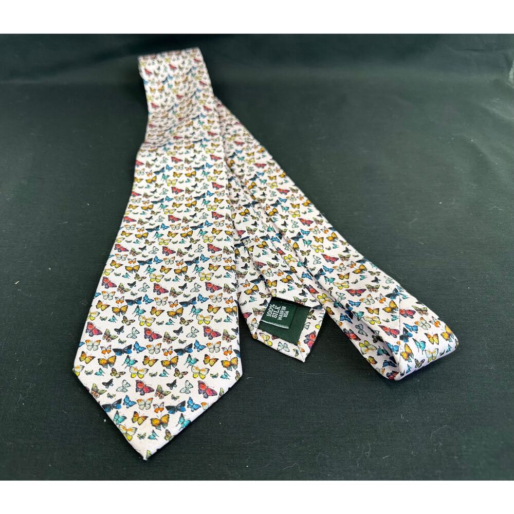 Ringneck & Lure Butterflies in Flight Pink Preppy 100% Silk Tie
